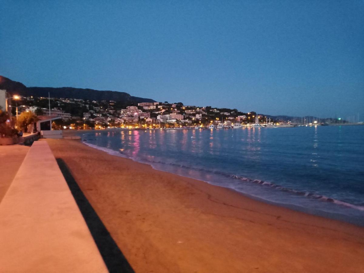 Face Mer Entre Plage Et Marina Bormes-les-Mimosas Bagian luar foto