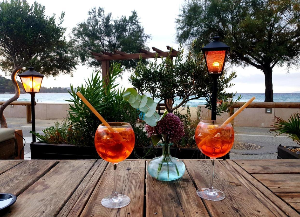 Face Mer Entre Plage Et Marina Bormes-les-Mimosas Bagian luar foto